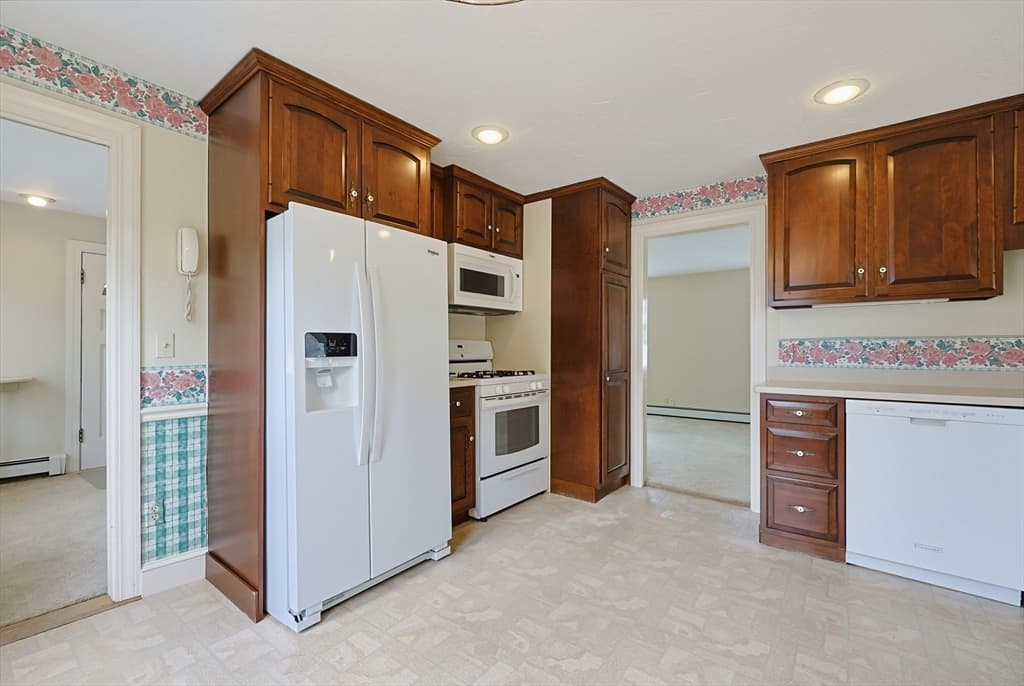 404 Park St, Stoughton MA 02072 photo 11