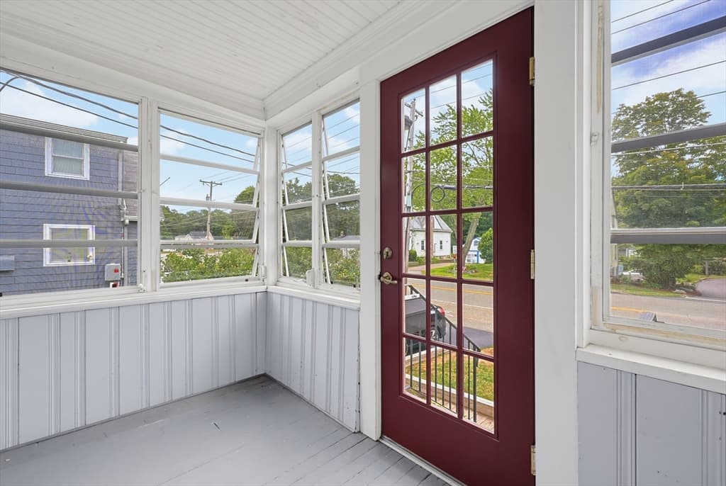 404 Park St, Stoughton MA 02072 photo 4