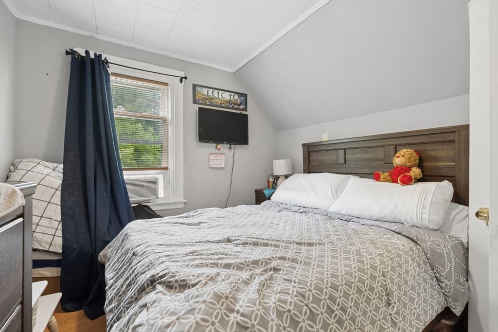 323 Rollstone St, Fitchburg MA 01420 photo 22