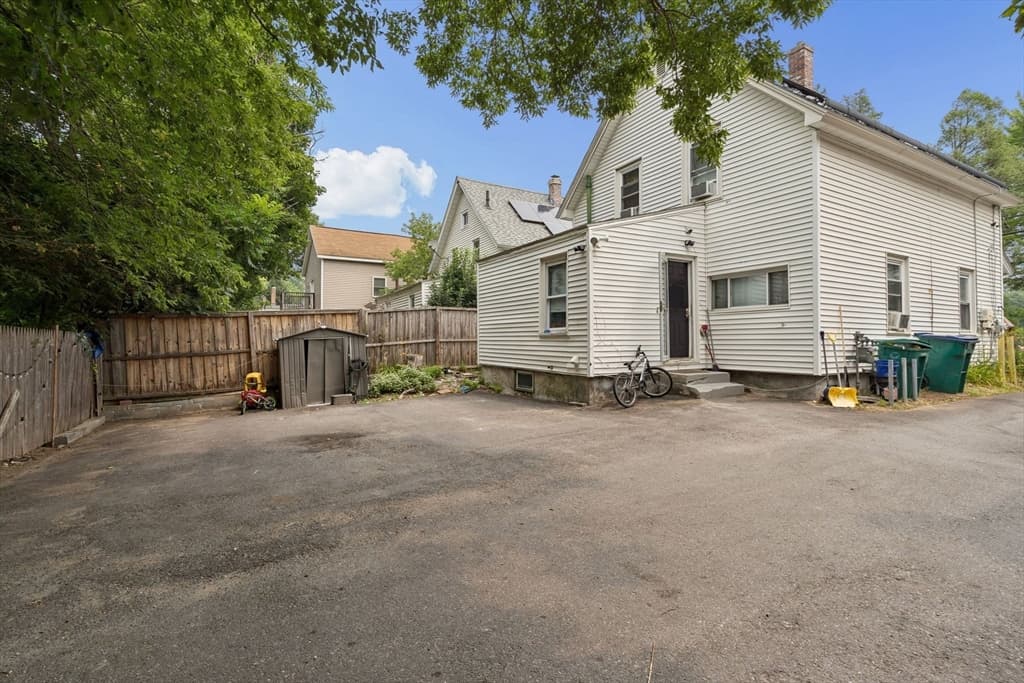 323 Rollstone St, Fitchburg MA 01420 photo 28