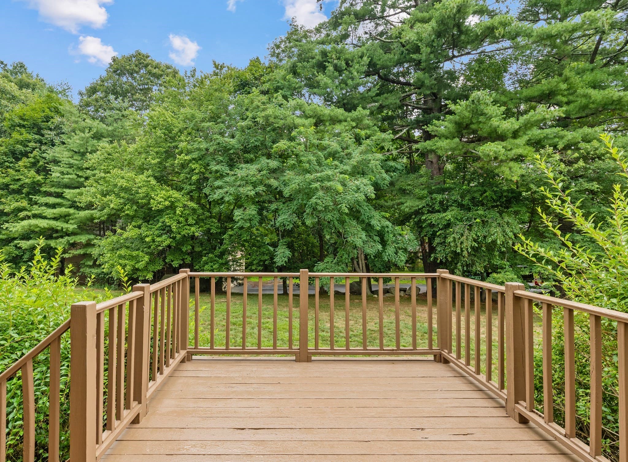 Condominium at 11 Rosewood Ln # 11, Hopkinton MA 01748, Hopkinton, photo 22 of 24