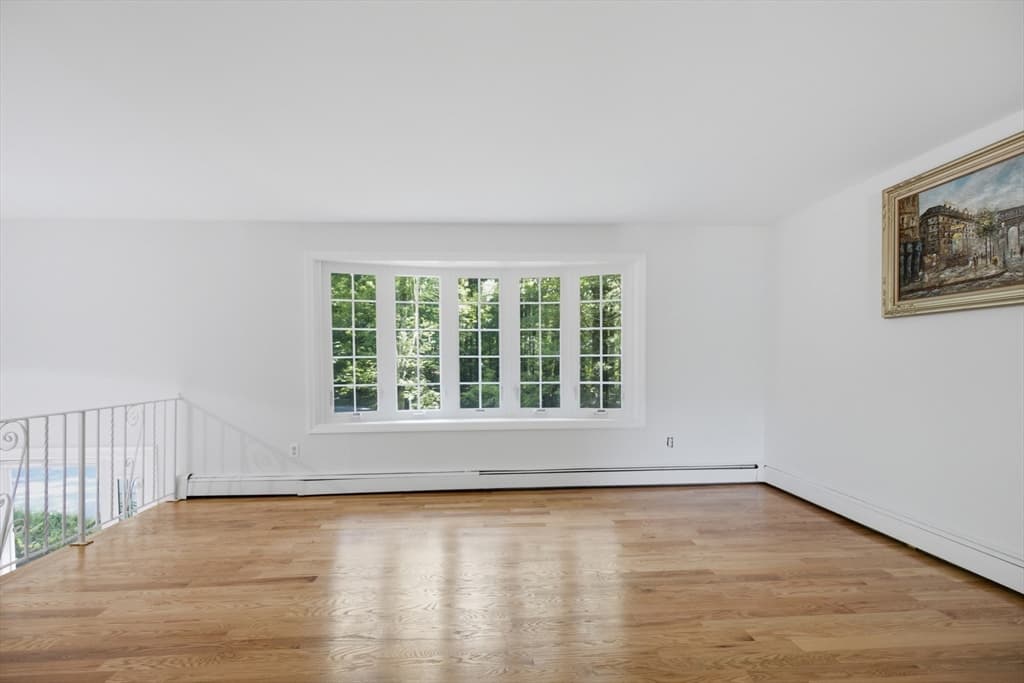 198 Hollis Rd, Lunenburg MA 01462 photo 12