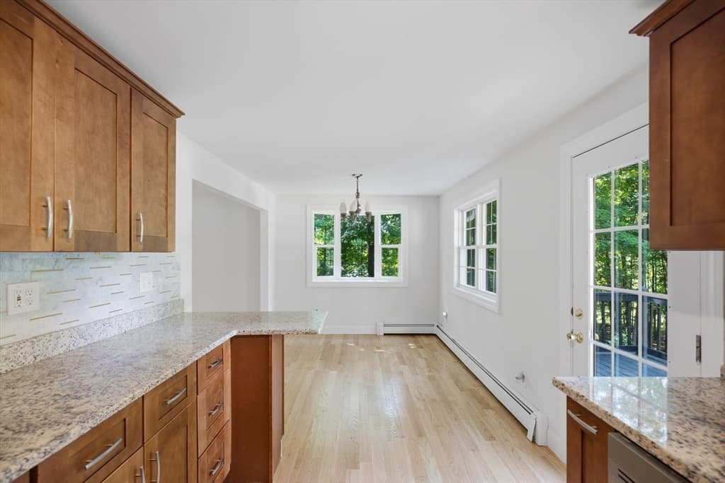 198 Hollis Rd, Lunenburg MA 01462 photo 7