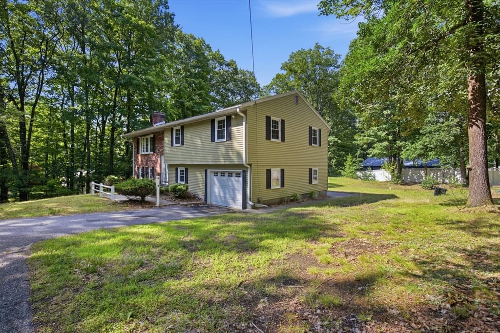 198 Hollis Rd, Lunenburg MA 01462 photo 28