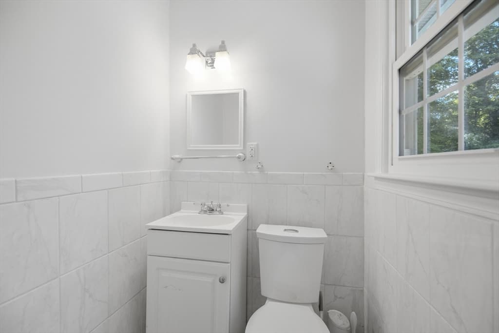 198 Hollis Rd, Lunenburg MA 01462 photo 20