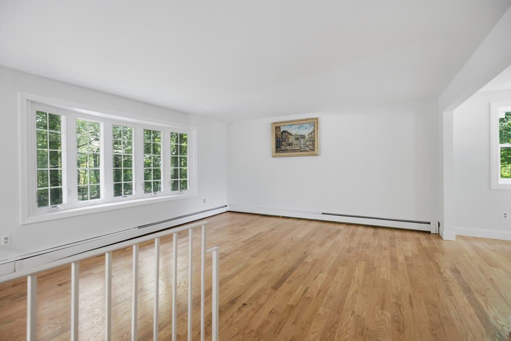 198 Hollis Rd, Lunenburg MA 01462 photo 9