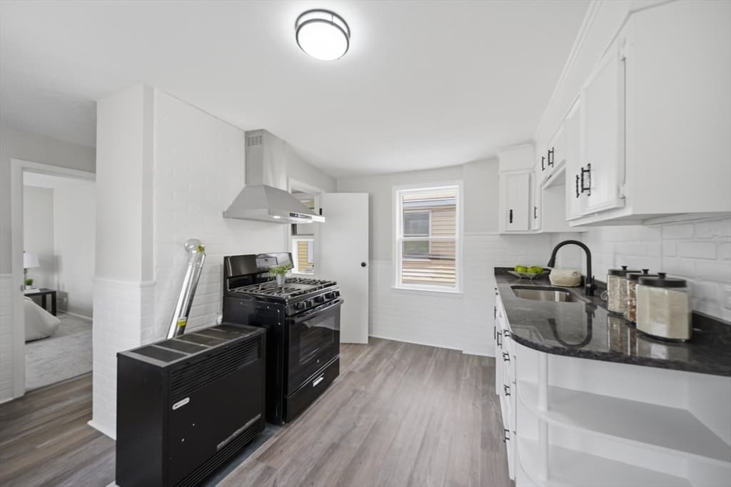 40 North St, Lowell MA 01852 photo 6