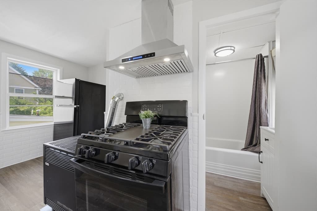 40 North St, Lowell MA 01852 photo 7