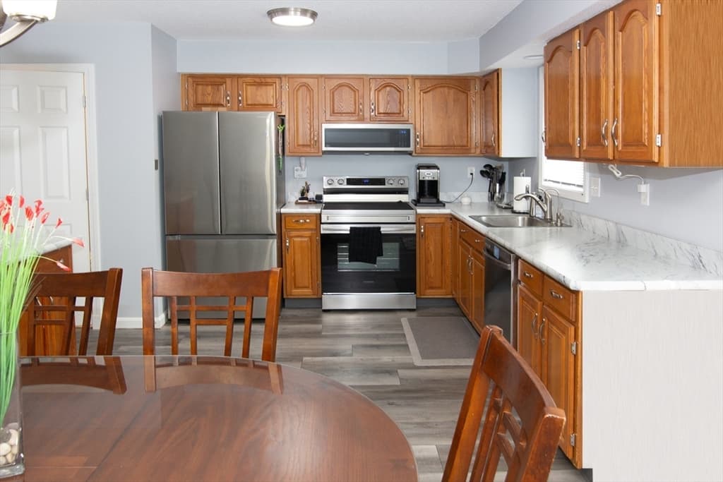 200 Lambert Ter # 62, Chicopee MA 01020 photo 11