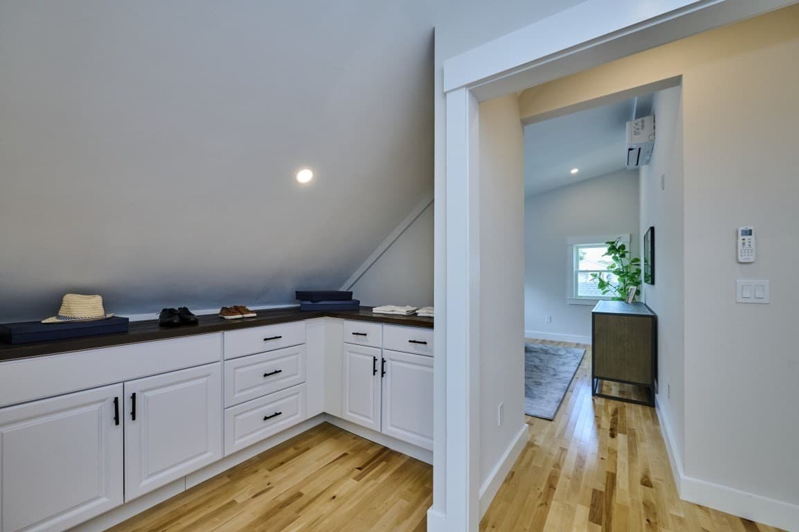 4 Family at 17 Macarthur Street, Somerville MA 02145, Somerville, photo 17 of 28