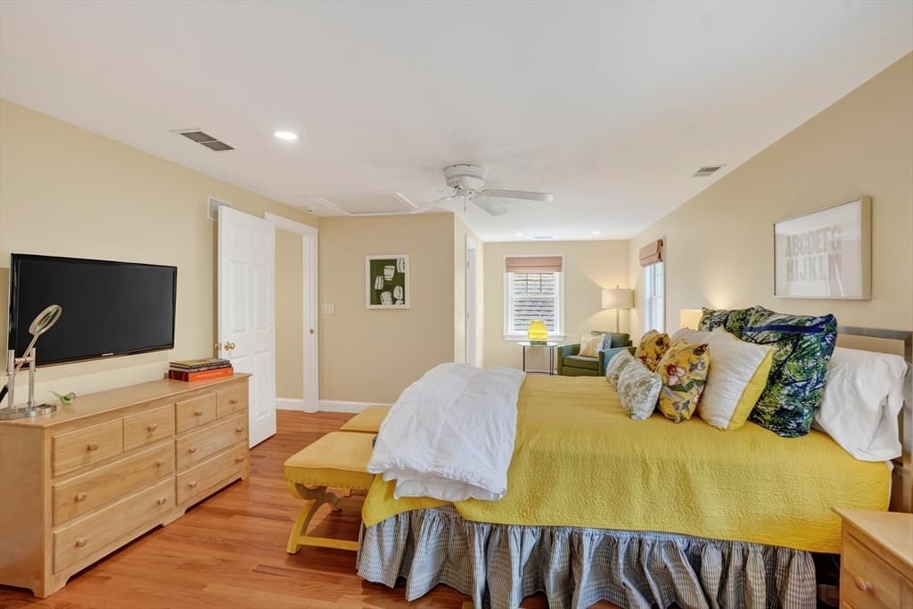 8 Woodhaven Dr, Edgartown MA 02539 photo 16