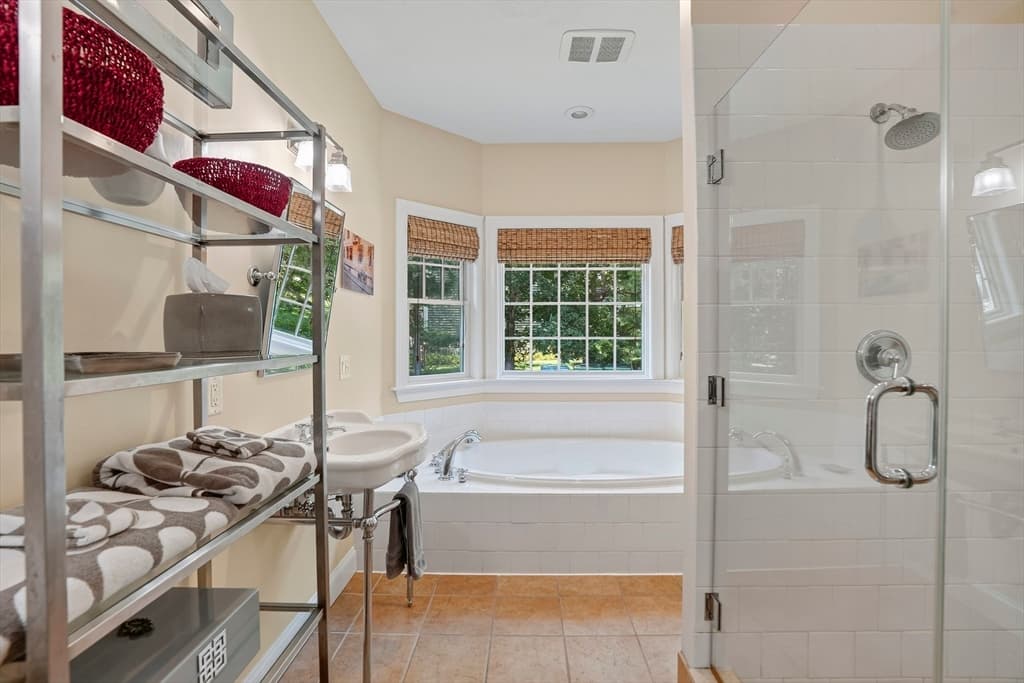 8 Woodhaven Dr, Edgartown MA 02539 photo 12