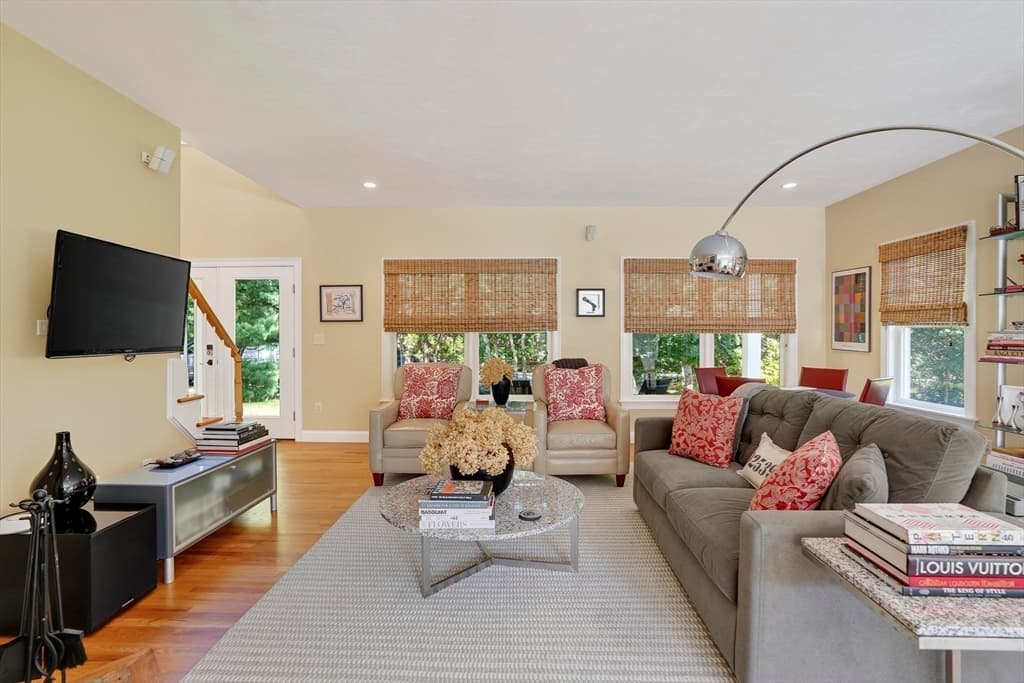 8 Woodhaven Dr, Edgartown MA 02539 photo 3