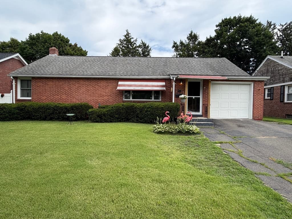 608 Pleasant St, Holyoke MA 01040 photo 2