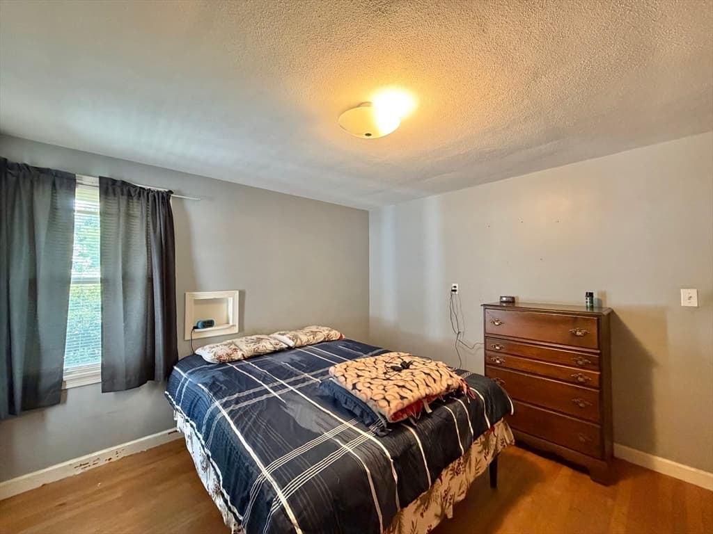 608 Pleasant St, Holyoke MA 01040 photo 17