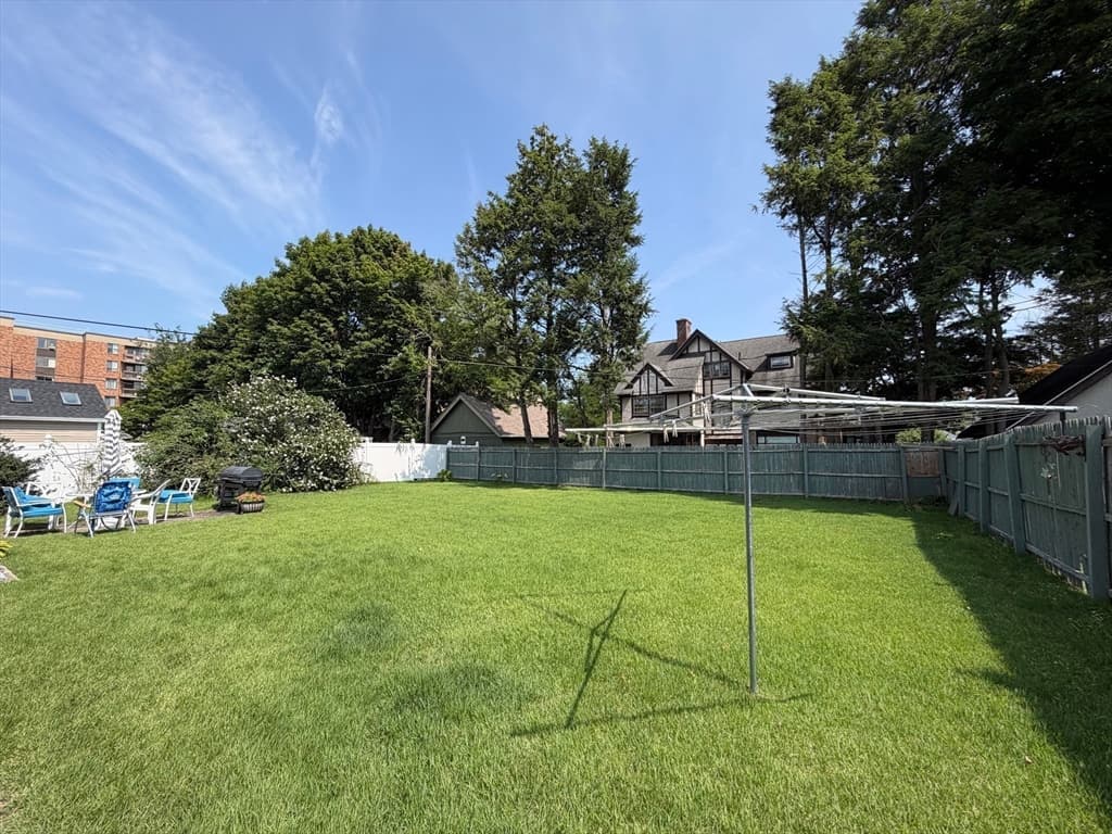 608 Pleasant St, Holyoke MA 01040 photo 20