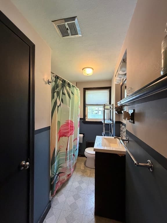 608 Pleasant St, Holyoke MA 01040 photo 9