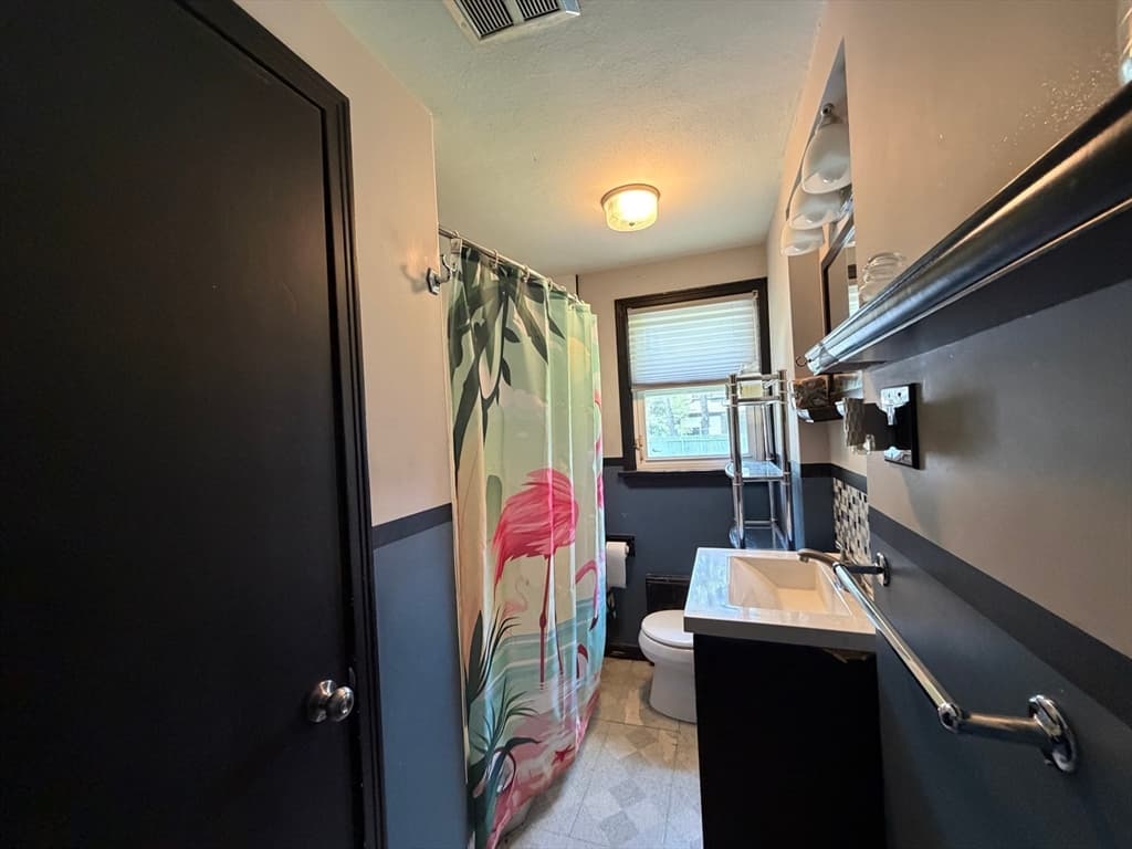 608 Pleasant St, Holyoke MA 01040 photo 19