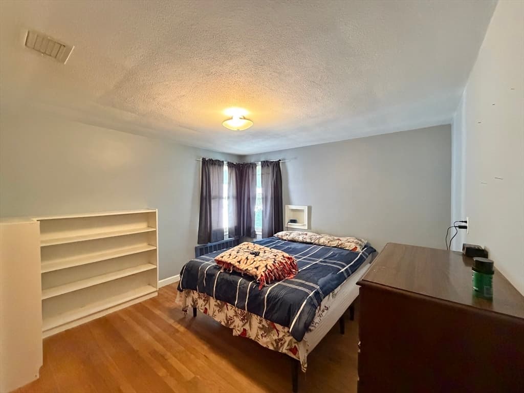 608 Pleasant St, Holyoke MA 01040 photo 8