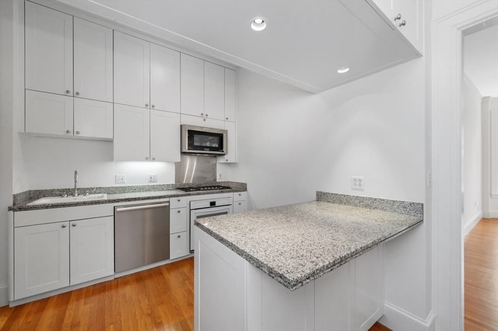 233 Commonwealth Avenue # 7, Boston MA 02116 photo 13