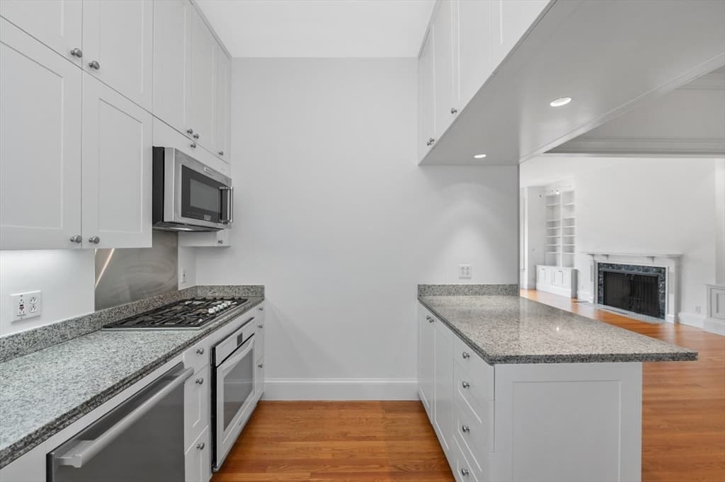 233 Commonwealth Avenue # 7, Boston MA 02116 photo 17