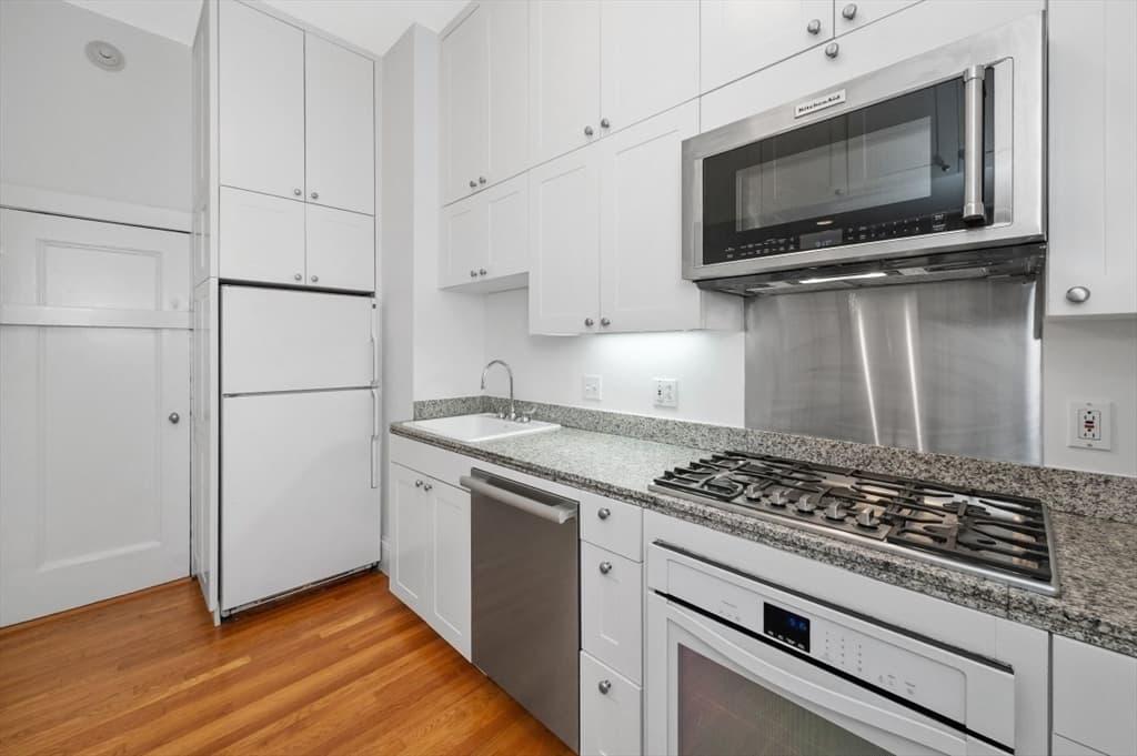 233 Commonwealth Avenue # 7, Boston MA 02116 photo 16