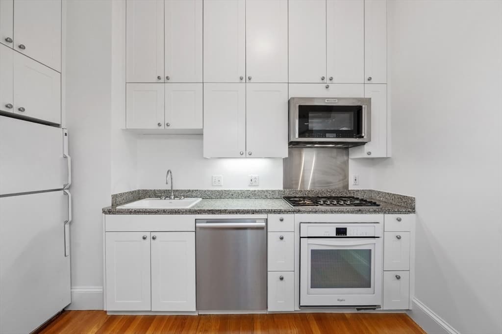 233 Commonwealth Avenue # 7, Boston MA 02116 photo 14