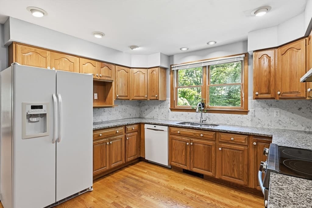 232 Gold St, Belchertown MA 01007 photo 6