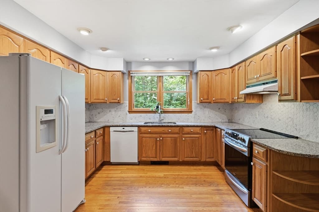 232 Gold St, Belchertown MA 01007 photo 5