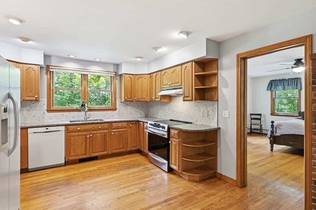 232 Gold St, Belchertown MA 01007 photo 4