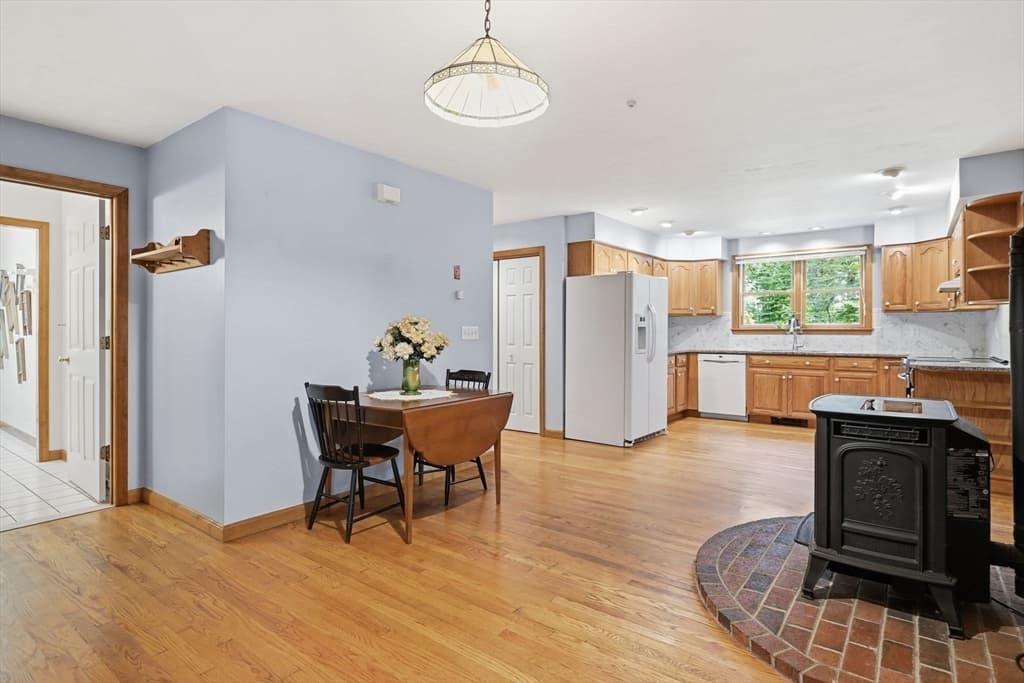 232 Gold St, Belchertown MA 01007 photo 8