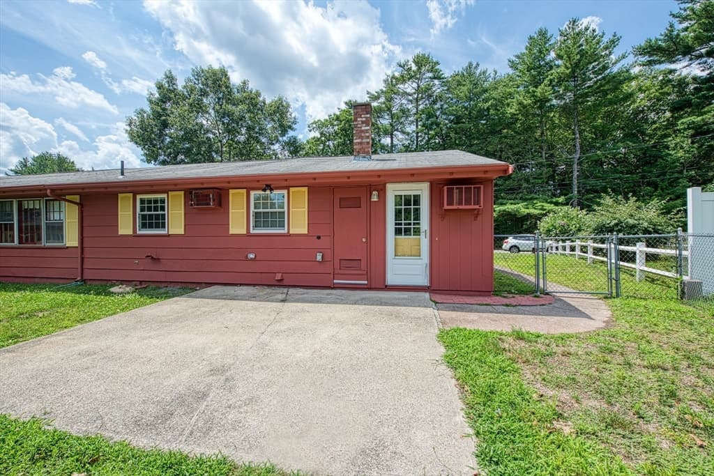 33 Upton St, Brockton MA 02302 photo 33