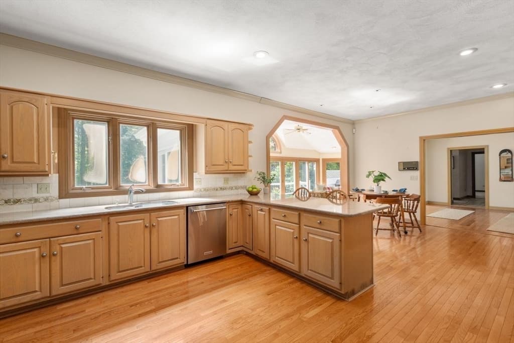 Single Family Residence at 36 Saddle Ridge Road, Sudbury MA 01776, Sudbury, photo 8 of 42