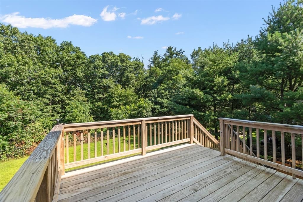 677 Franklin Rd, Fitchburg MA 01420 photo 6