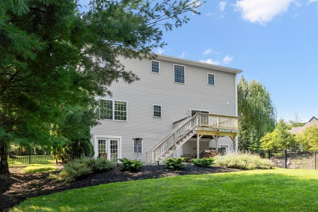 677 Franklin Rd, Fitchburg MA 01420 photo 13