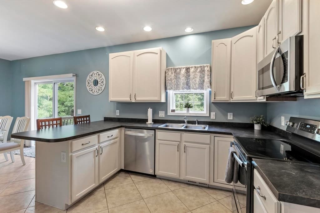 677 Franklin Rd, Fitchburg MA 01420 photo 20
