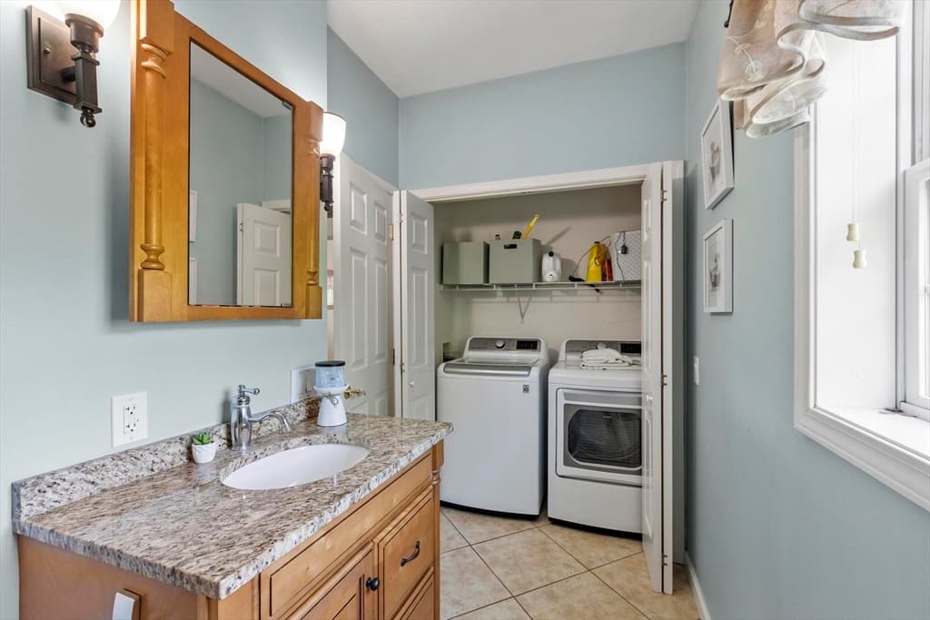 677 Franklin Rd, Fitchburg MA 01420 photo 9