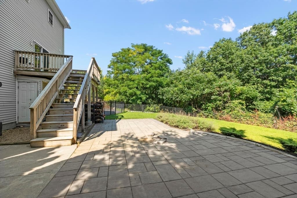 677 Franklin Rd, Fitchburg MA 01420 photo 10