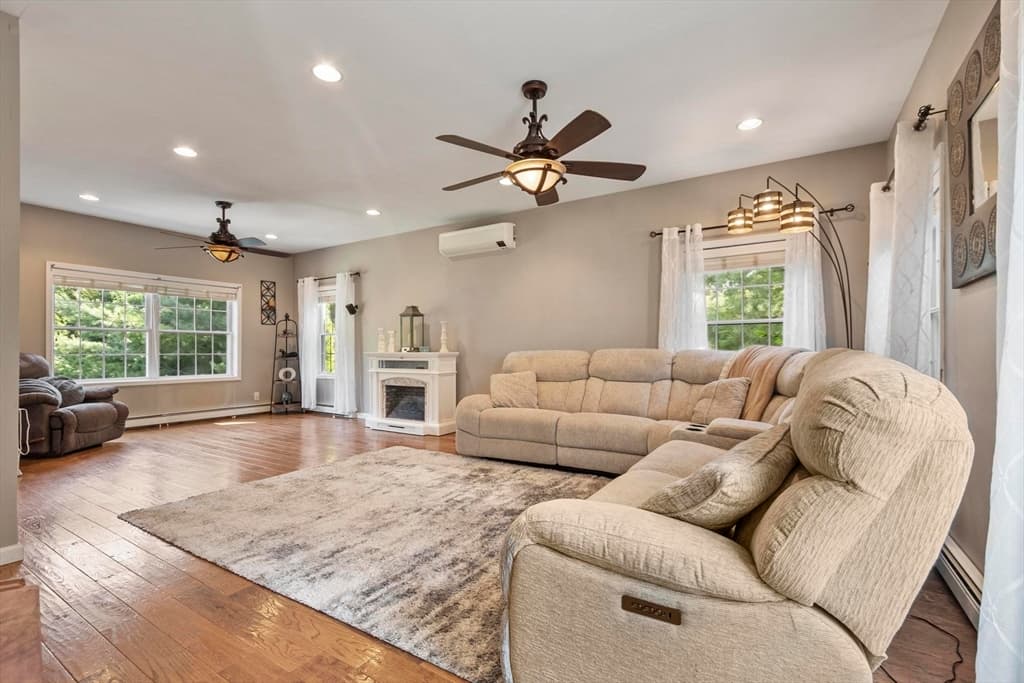 677 Franklin Rd, Fitchburg MA 01420 photo 8