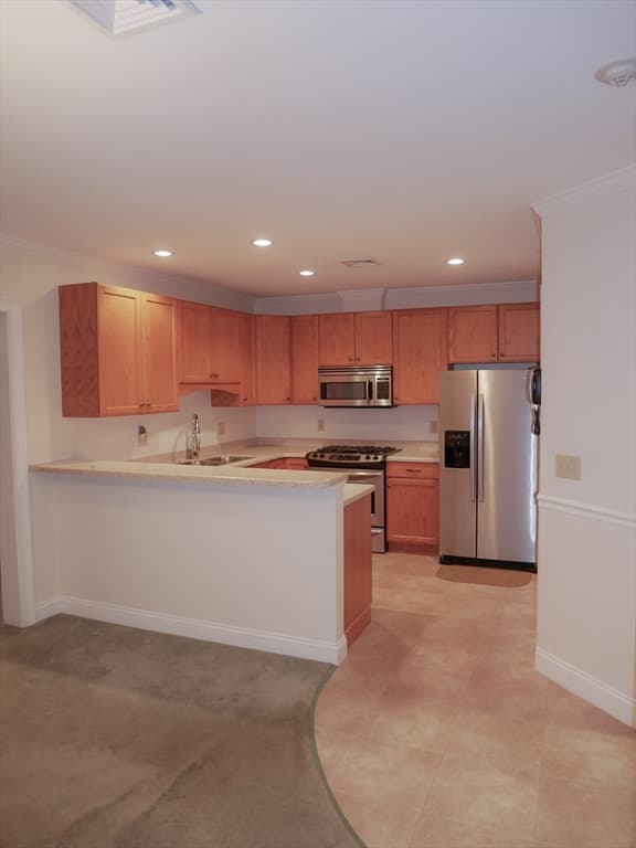 1056 Victoria # 13, New Bedford MA 02745 photo 5