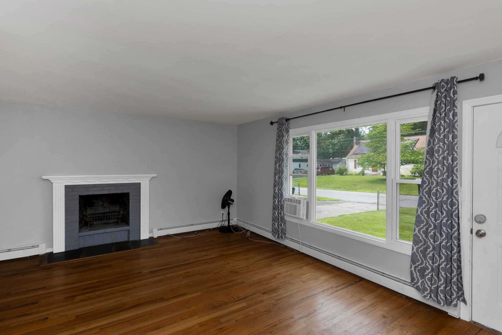 Single Family Residence at 155 Old Farm Rd, Springfield MA 01119, Springfield, photo 3 of 33