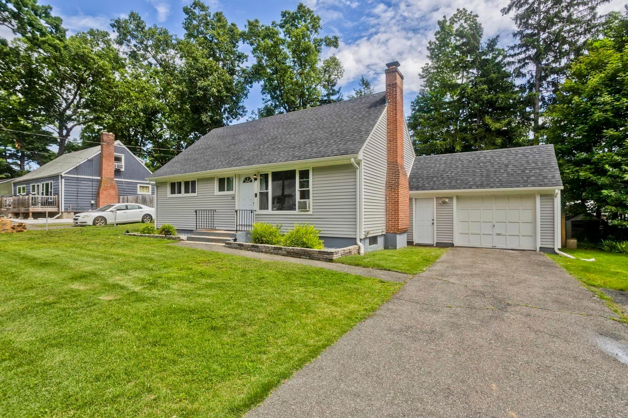 155 Old Farm Rd, Springfield MA 01119