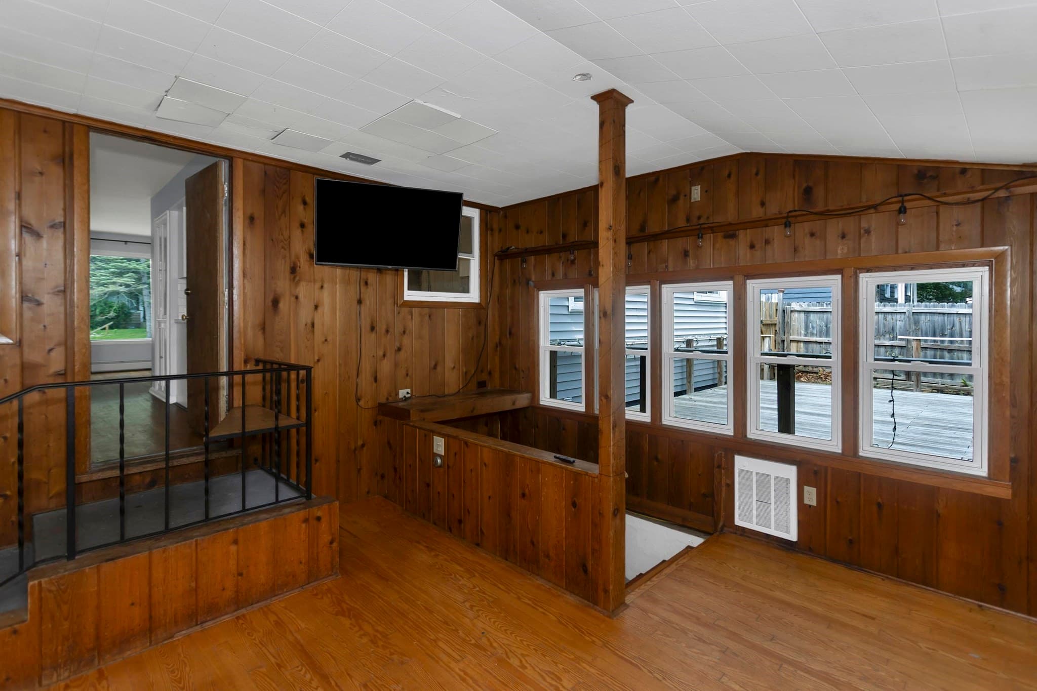 Single Family Residence at 155 Old Farm Rd, Springfield MA 01119, Springfield, photo 15 of 33