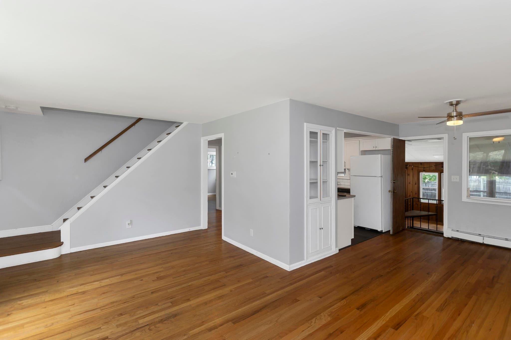 Single Family Residence at 155 Old Farm Rd, Springfield MA 01119, Springfield, photo 4 of 33