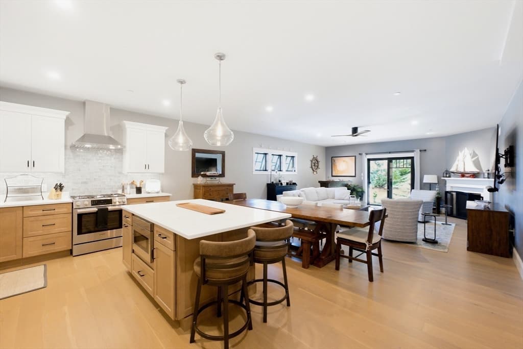 134 Court St # 2, Plymouth MA 02360 photo 8