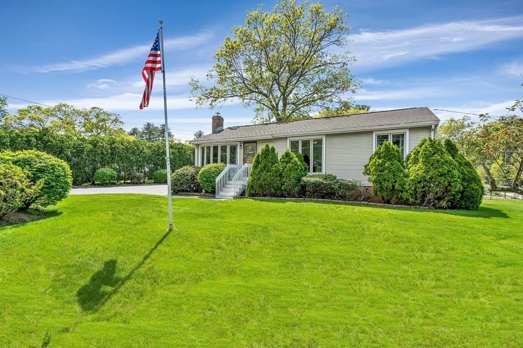 116 Pond St, Billerica MA 01821 photo 2