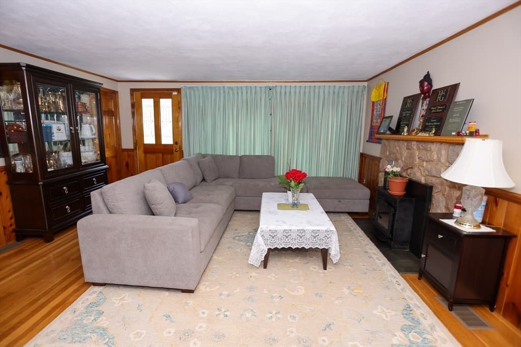 116 Pond St, Billerica MA 01821 photo 6