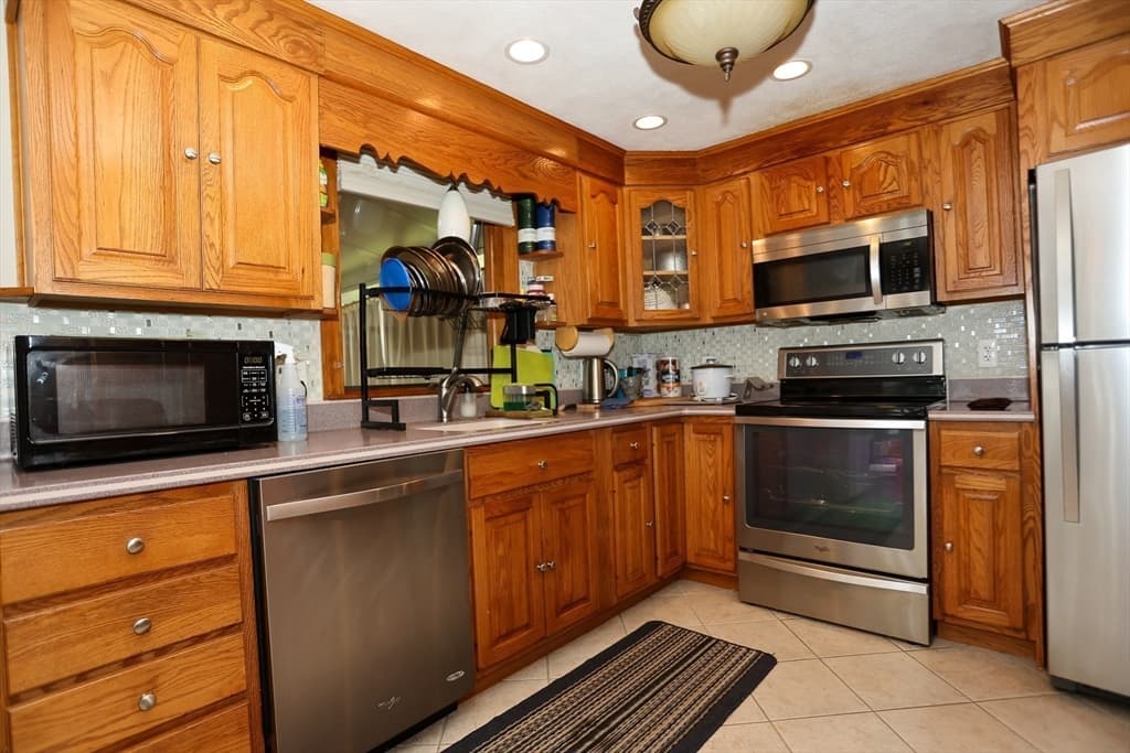 116 Pond St, Billerica MA 01821 photo 10