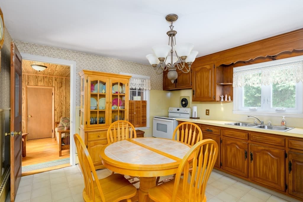Single Family Residence at 44 Zenith Drive, Worcester MA 01602, Worcester, photo 7 of 24