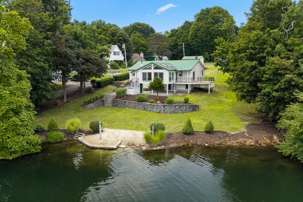 19 Crocker Ave, Lunenburg MA 01462